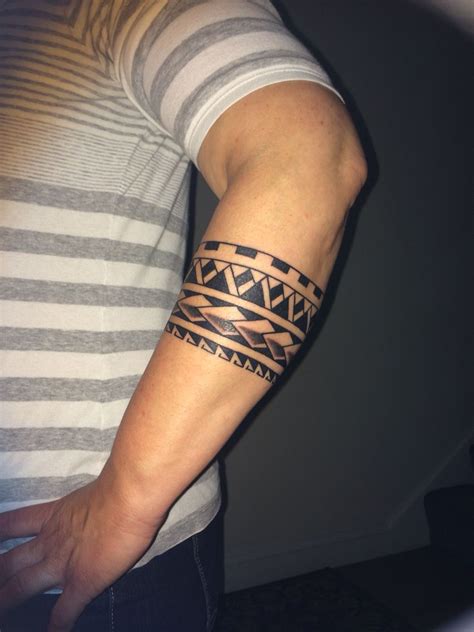 Polynesian arm band Tattoo Arm Mann, Maori Tattoo Arm, Tribal Band Tattoo, Hawaiianisches Tattoo ...