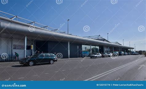 Lisbon Airport - Terminal 2 Editorial Stock Image - Image of spain, europe: 53315774