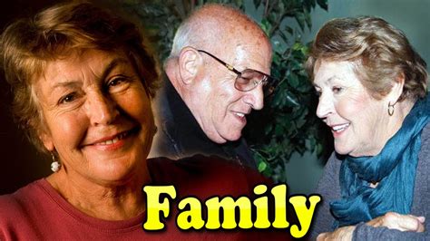 Helen Reddy Family With Daughter,Son and Husband Milton Ruth 2020 - YouTube