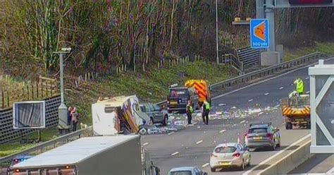 M27 reopens near Fareham following crash involving caravan - recap - HampshireLive