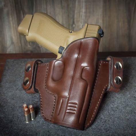 Quickship Glock 19 OWB Leather Holster - Texas Strong Side