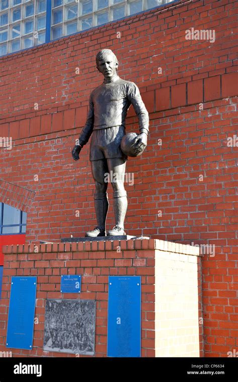 john greig statue at ibrox stadium home of rangers fc Glasgow Scotland UK Stock Photo - Alamy