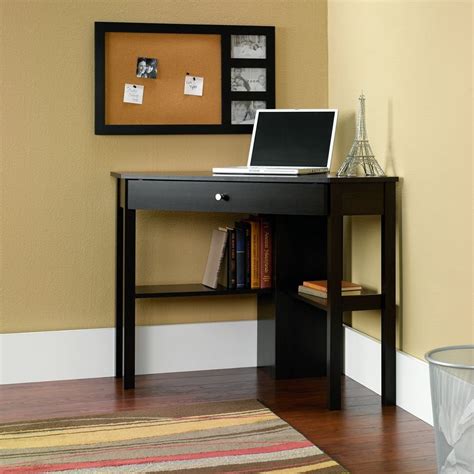 How to Choose a Computer Desk for Small Spaces?