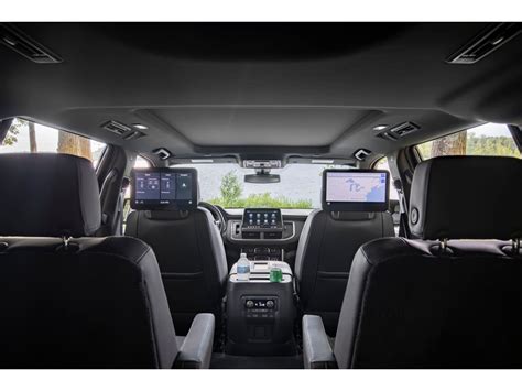 2024 Chevrolet Suburban: 66 Interior Photos | U.S. News