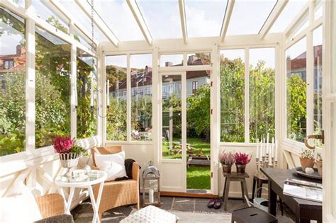 25 Stunning White Sunroom Ideas | HomeMydesign