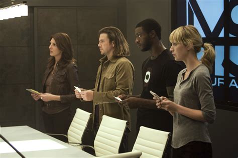 ‘Leverage’ Cast Reunites for Table Read Ahead of Revival Series (PHOTO) – TV Insider