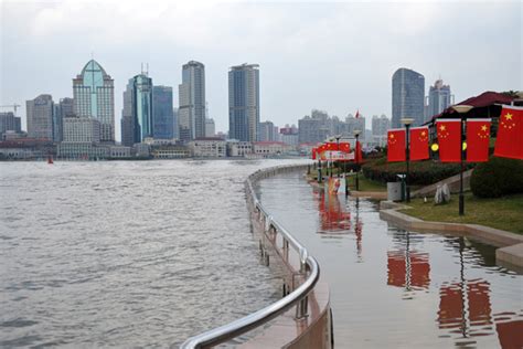 Flooding along the Huangpu River, October 2010 photo - Brian McMorrow ...