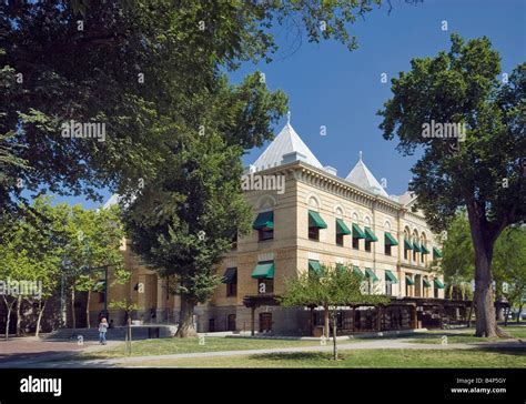 Kings County Courthouse at Courthouse Square in Hanford California USA ...