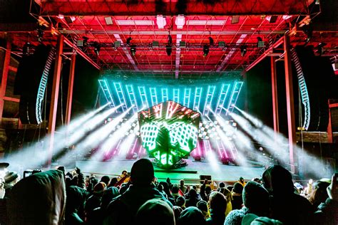 Review - Deadmau5 Turned Out A Spectacle With No Spark At Red Rocks ...