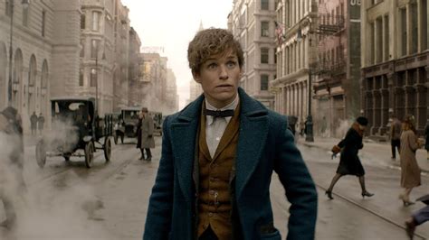 Newt Scamander & His Beasts Arrive in 1920s NYC in Fantastic Beasts and Where to Find Them Teaser