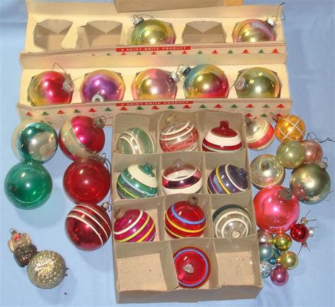 How Retro.com: Vintage-Style Christmas Ornaments