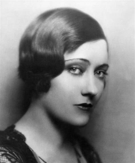 Stunning Portraits of Gloria Swanson in the 1920s | Vintage News Daily