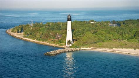 Cape Florida Lighthouse, Key Biscayne, Florida, Usa - Free Nature Pictures