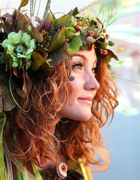 (Quelle: deavita.com) | Mother nature costume, Scary halloween costumes, Halloween costumes makeup