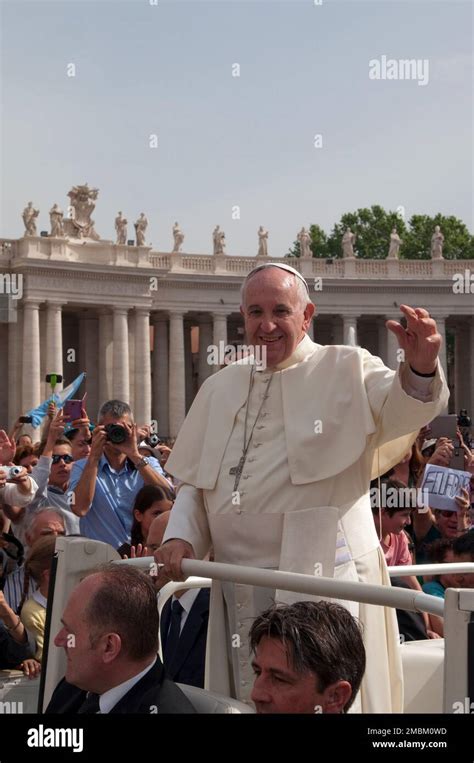 Pope Francis greets visitors to his weekly audience in St. Peter's ...