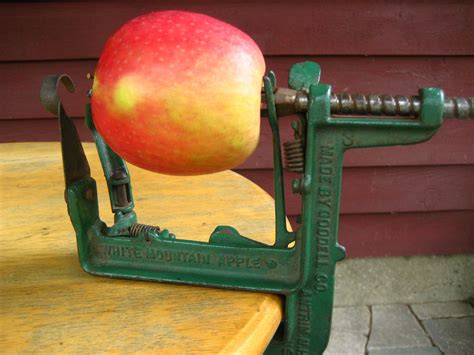 Vintage Apple Peeler corer slicer by White Mountain