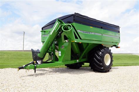 X-TREME Grain Carts with Front-Folding Auger - Unverferth Grain Handling