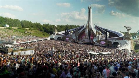 Tomorrowland electronic music festival returns after Covid break | Euronews