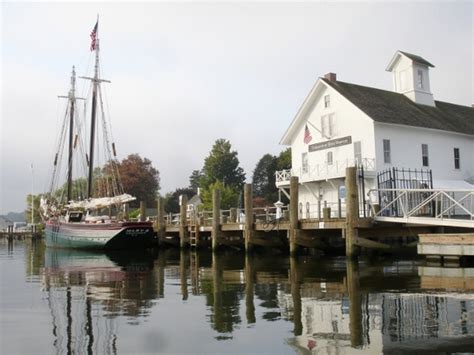 Connecticut River Museum | Historic sites | The History List