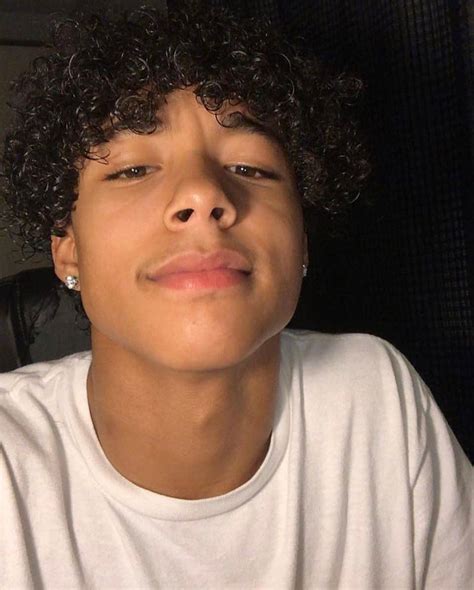 Lil Backwood on Instagram: “el esta muy bien 🥰🤩” | Boys with curly hair, Dark skin boys, Cute ...