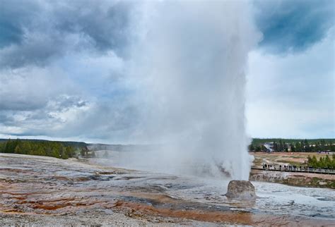 Yellowstone Geysers - Parkcation