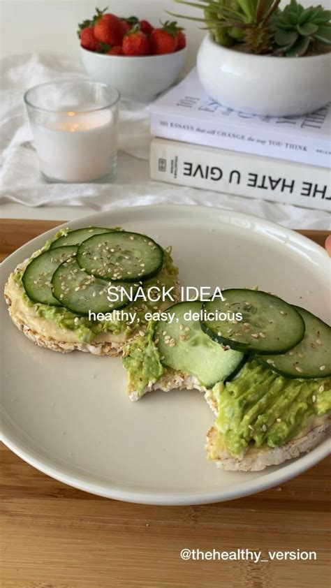 Avocado Egg Rice Cakes 🌱🥑🥯 | Healthy snacks, Healthy food dishes, Healthy recipes