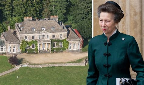 Gatcombe Park: The huge estate the Queen gifted Princess Anne - pictures | Express.co.uk