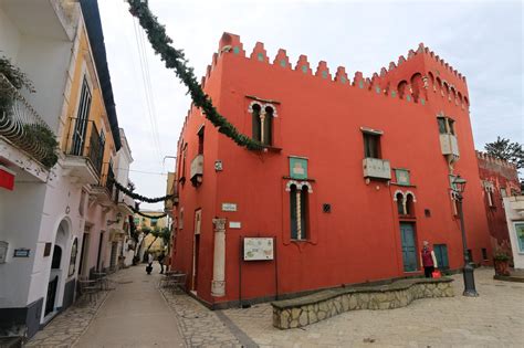 Center of Anacapri, Marina Grande Beach, Italy Beaches - GoVisity.com