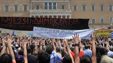 A battle between neoliberalism and democracy is going on in Greece - VoxEurop