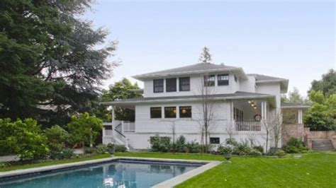 10 photos of Facebook CEO, Mark Zuckerberg's California Home