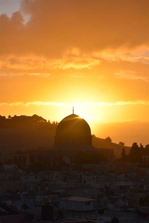 Dome of the Rock Masjid, Palestine, Jerusalem | Dome of the rock, Monument valley, Natural landmarks