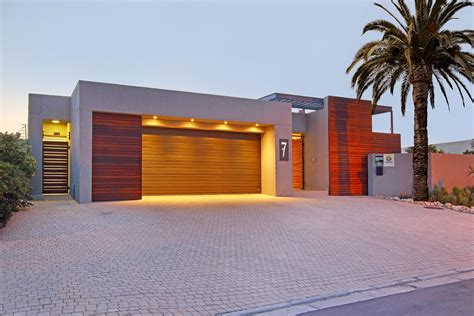 Villa Windblom On Blouberg Waterfront - 7 Windblom Road, Cape Town ...