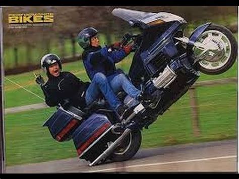 Motorcycle crashes WHEELIE FAIL edition - YouTube