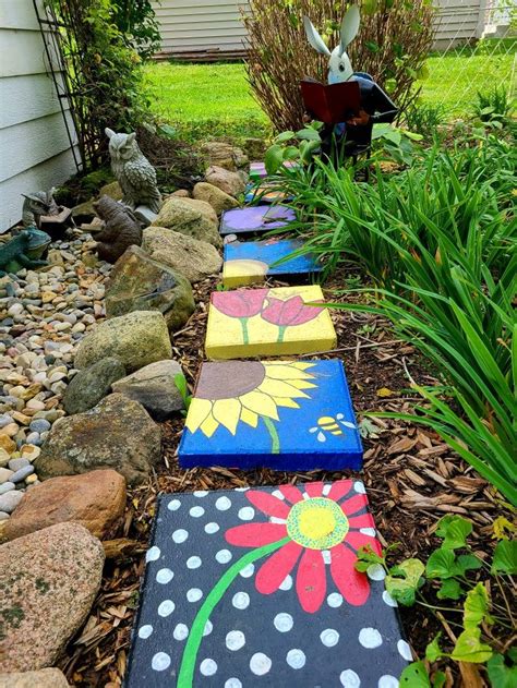 Melissa's Painted stepping stones | Garden yard ideas, Garden decor ...