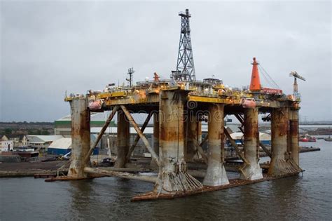 Old oil rig at dusk stock photo. Image of equipment, petroleum - 6059984