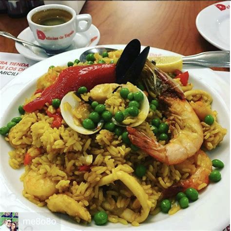 Paella en Delicias de España | Real food recipes, Seafood paella, Spanish food