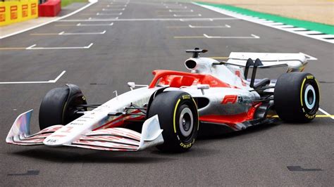 La F1 presenta su rompedor coche de 2022 diseñado para igualar la ...