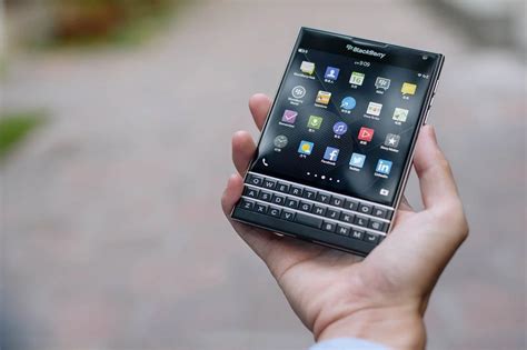 Blackberry 5G Phone With Physical Keyboard Coming in 2021