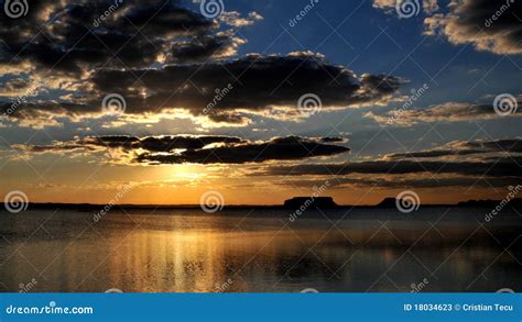 Oasis sunset stock image. Image of mirage, arab, cliff - 18034623