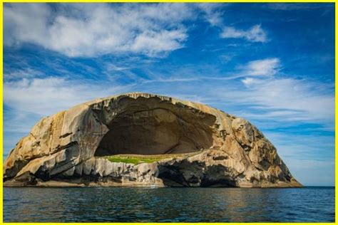 The Ultimate Geologic Feature-Skull Rock Cleft Island - Geotourism