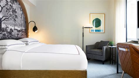 Exquisite Luxury Hotel in Omaha, Nebraska | Kimpton Cottonwood Hotel