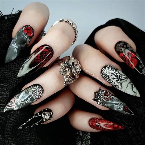 12 Scarily Stunning Halloween Nail Designs - SoNailicious