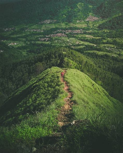 Rekomendasi Gunung Untuk Melakukan Pendakian Pertamamu