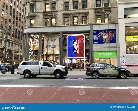 NBA Store at 5th Avenue NYC Editorial Photo - Image of chicago, south ...