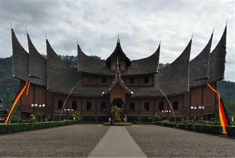 Mengenal Rumah Gadang Khas Minangkabau | Blog ruparupa