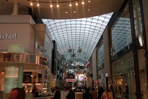 Yorkdale Mall & Shopping Centre - Hours, Stores & Reviews on Toronto Malls