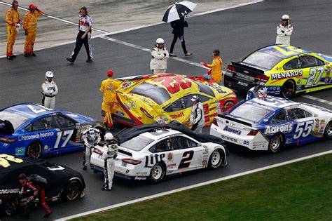 2014 Daytona 500 live results: Daytona 500 stopped due to rain ...