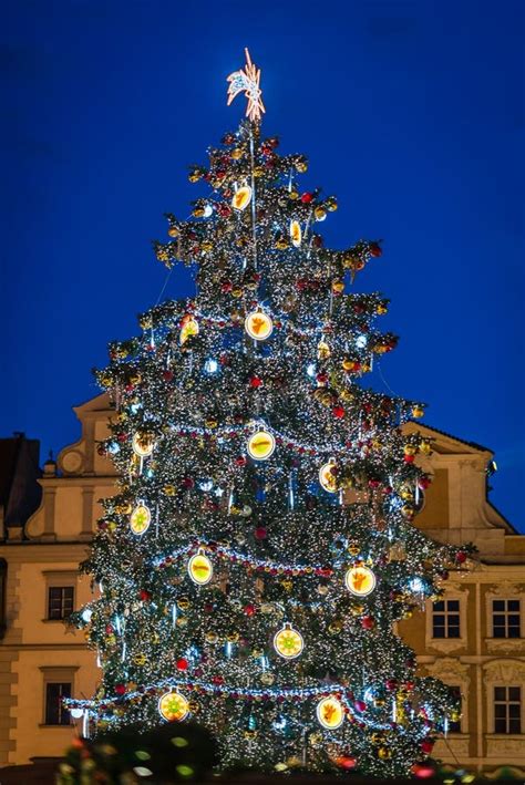 Christmas Tree on Prague Old Town Square Editorial Photography - Image of bohemia, architecture ...