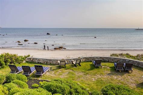 These are the 8 Best Block Island Beaches to Visit!