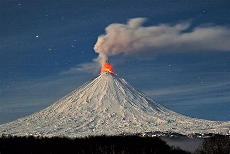 stratovolcano | Voices from Russia